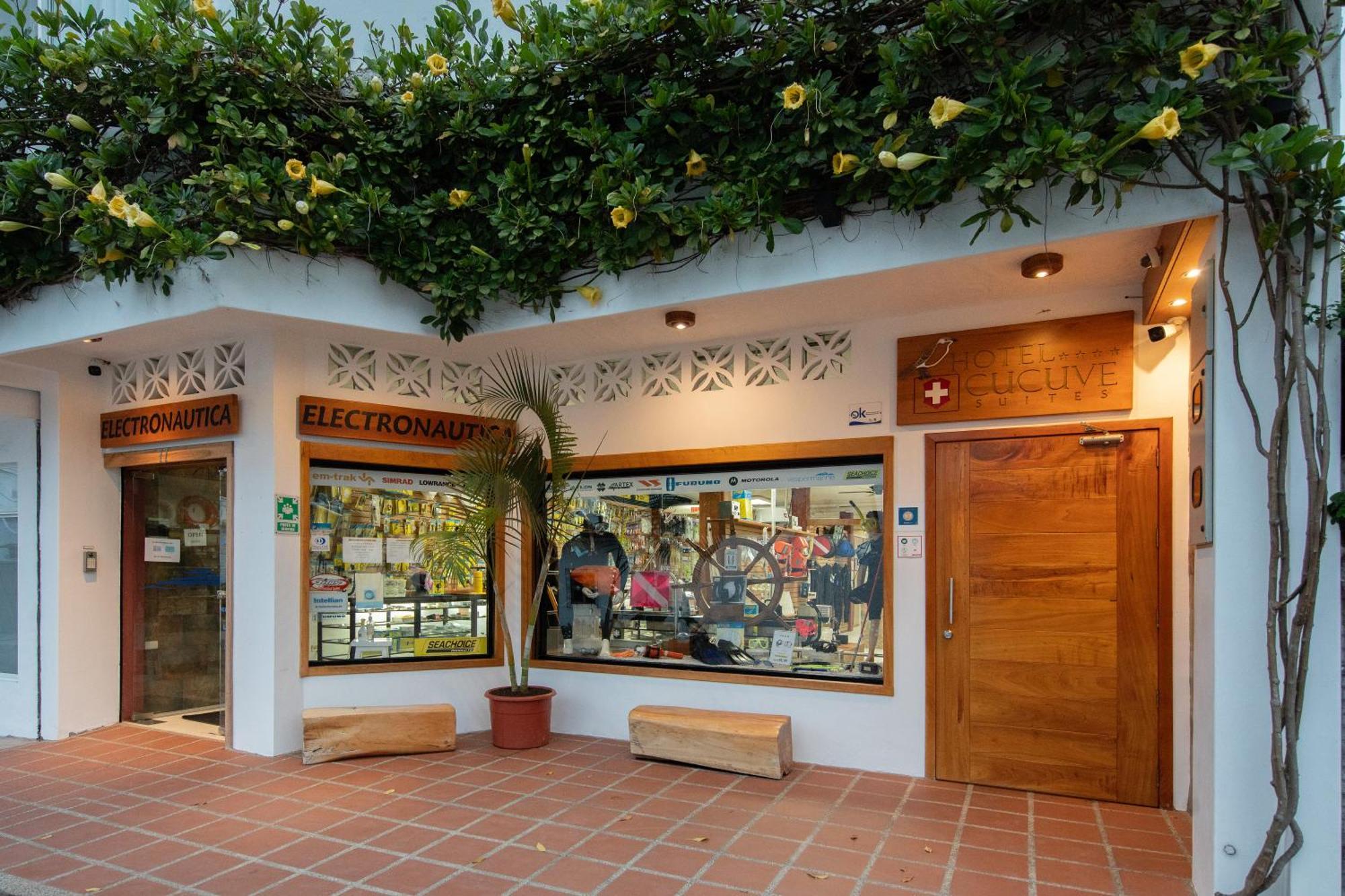 Hotel Cucuve Puerto Ayora  Kültér fotó