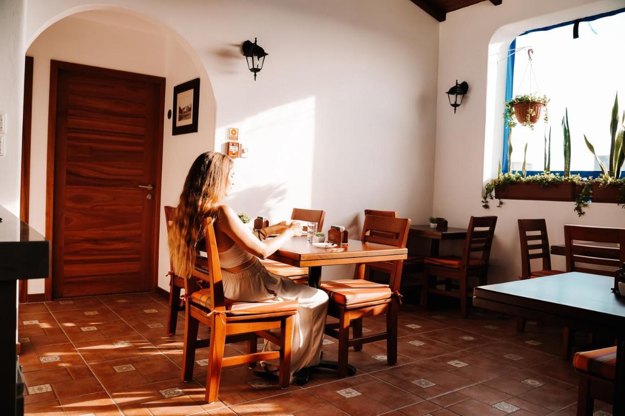 Hotel Cucuve Puerto Ayora  Kültér fotó